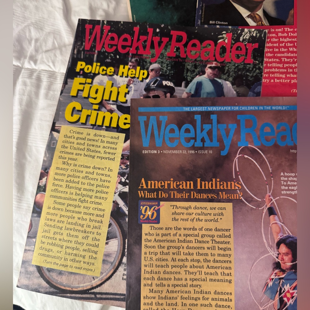 Vintage Weekly Reader Magazine Collection - Picture 3 of 8